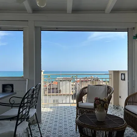 Casa Dina - Terrazza Sul Mare Appartement *